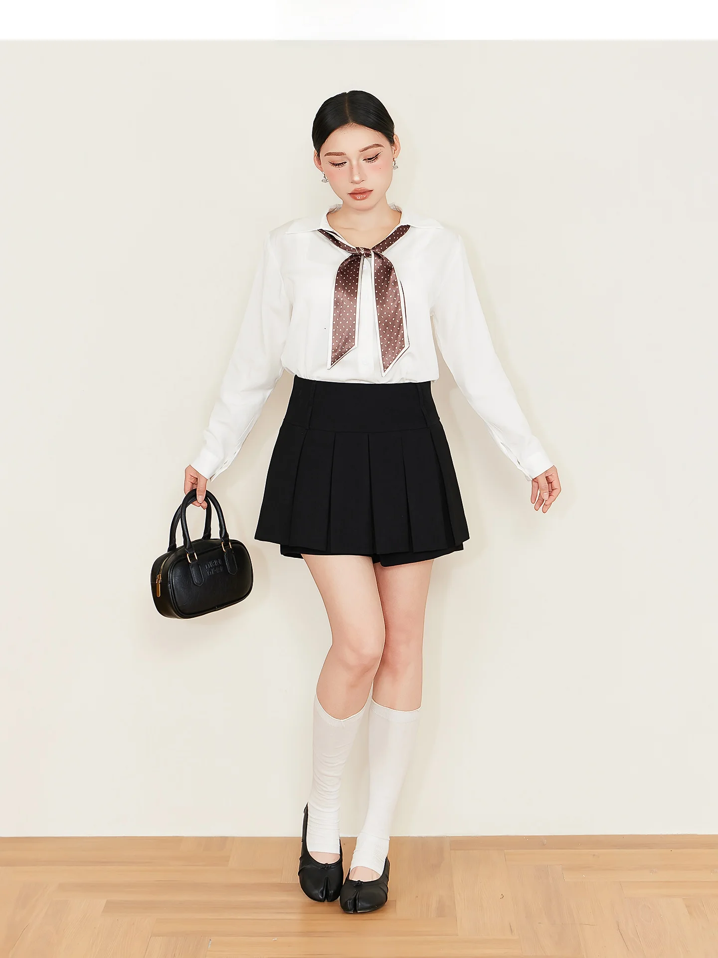 

Spring Collection plus Size Women's Outfit Beautiful Matching White Shirt Top And Pleated Skirt Two Piece Set