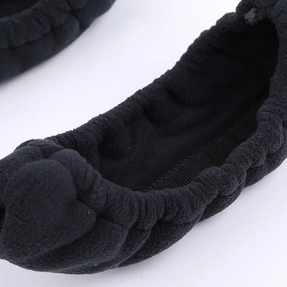 

1 пара защитных чехлов для лезвий коньков из высокоплотной микрофибры, подходят для всех типов коньков, предотвращают прилипание и повреждение.