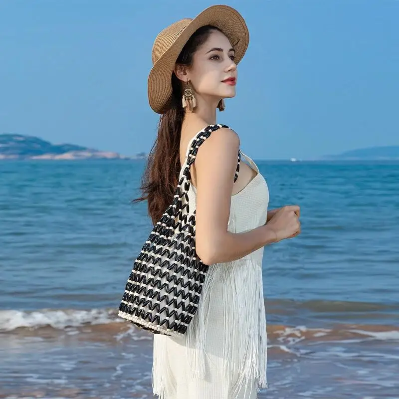 

2025 New Design Summer Handmade Lady Wooden Bead Woven Tote Bag Hollow-out Shoulder Bag Travel Beach Underarm Bucket Bag Handbag