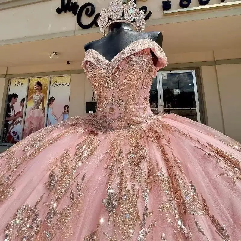 Customized Glittering Rose Pink Princess Quinceanera Dresses Off Shoulder Sweet 16 Birthday Party Gold Appliques 15th Ball Gown