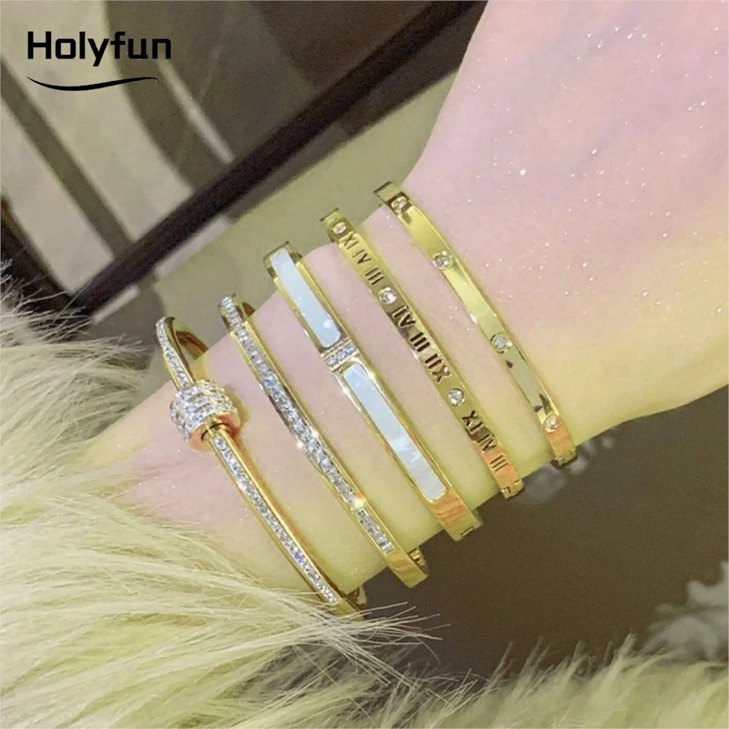 1pc Titanium Steel Gold Bracelet, Fashionable Classic Style, Stainless Steel Bracelet,Inlaid With Zircon,For Womens Daily Wear