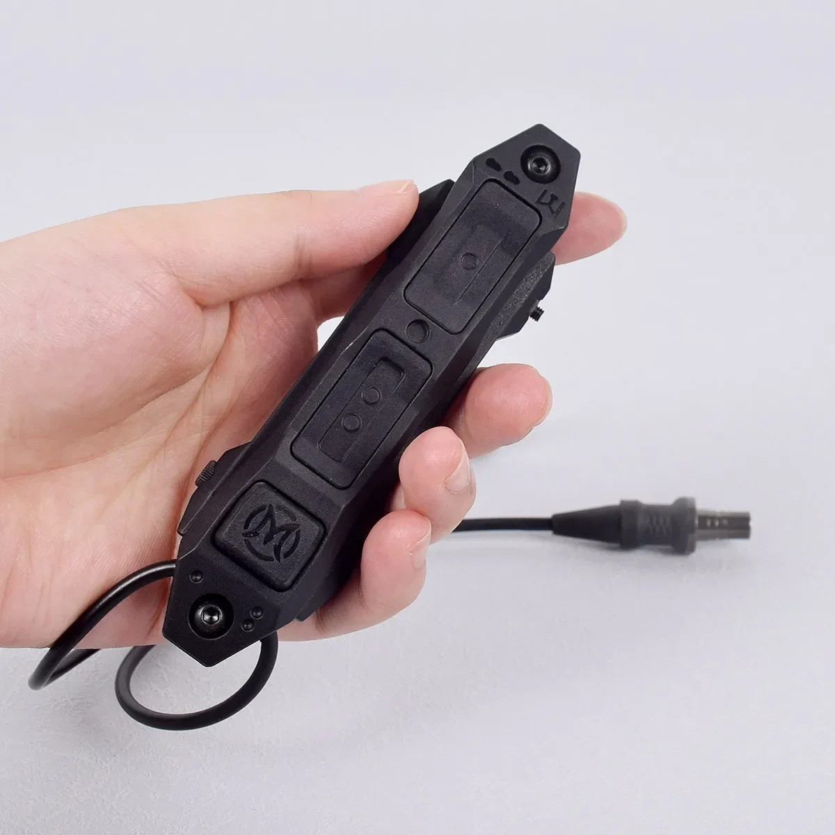 

Tactical Remote Dual FunctionTail Switch Upgrade Augmented Pressure Button For DBAL-A2 PEQ-15 PEQ16 M300 M600 Flashlight