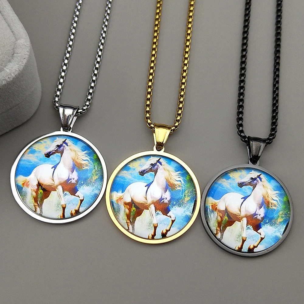 أنيقة الأبيض الحصان قلادة قلادة للنساء الرجال الفولاذ المقاوم للصدأ ميدالية الزجاج الحيوان المهر مزرعة المراعي سلسلة مجوهرات هدايا
