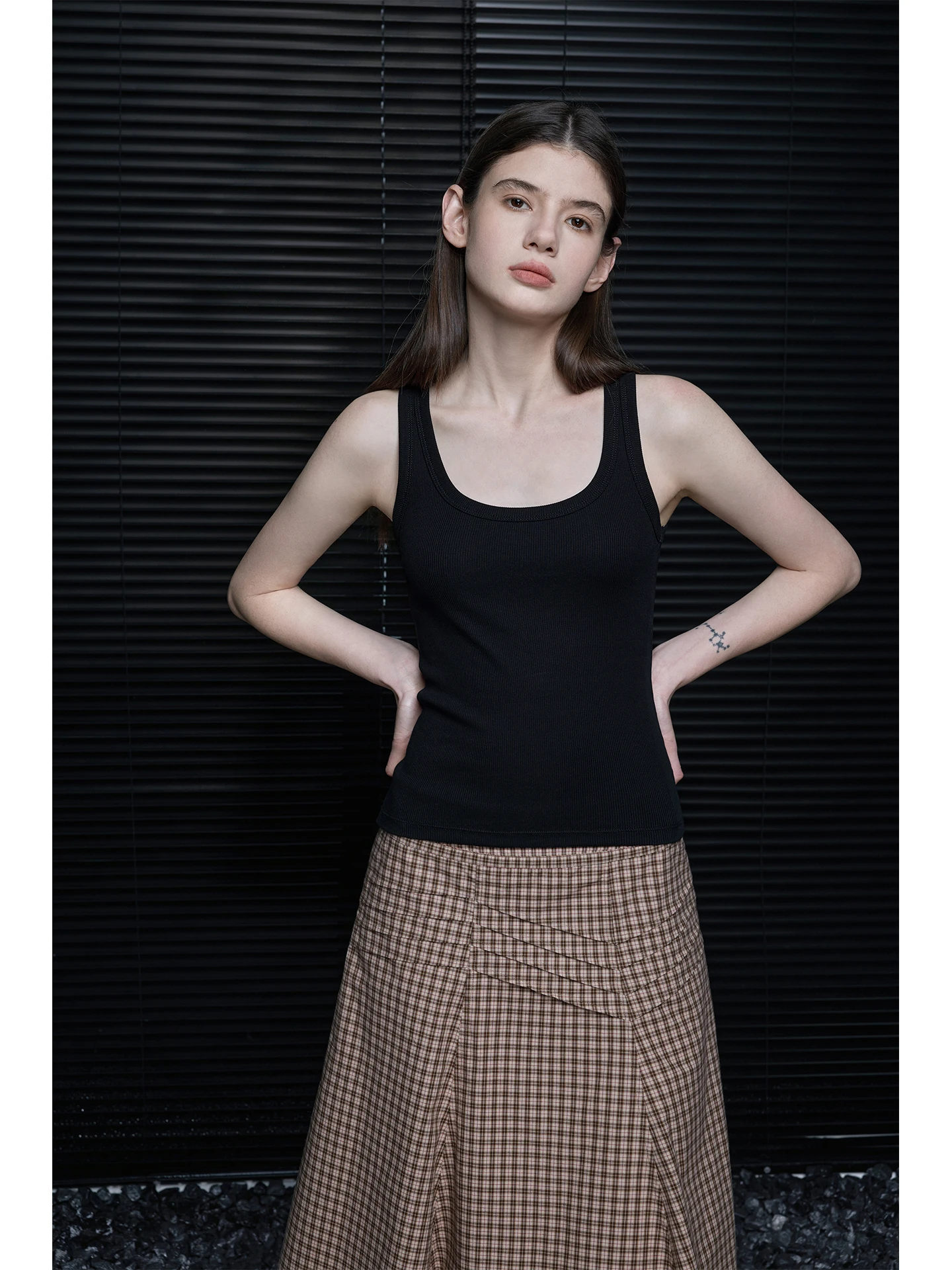 

Женская летняя майка Bla U-Ne Workwear: новая модная, простая, красивая, уличная, приталенная, из смесового хлопка и нейлона