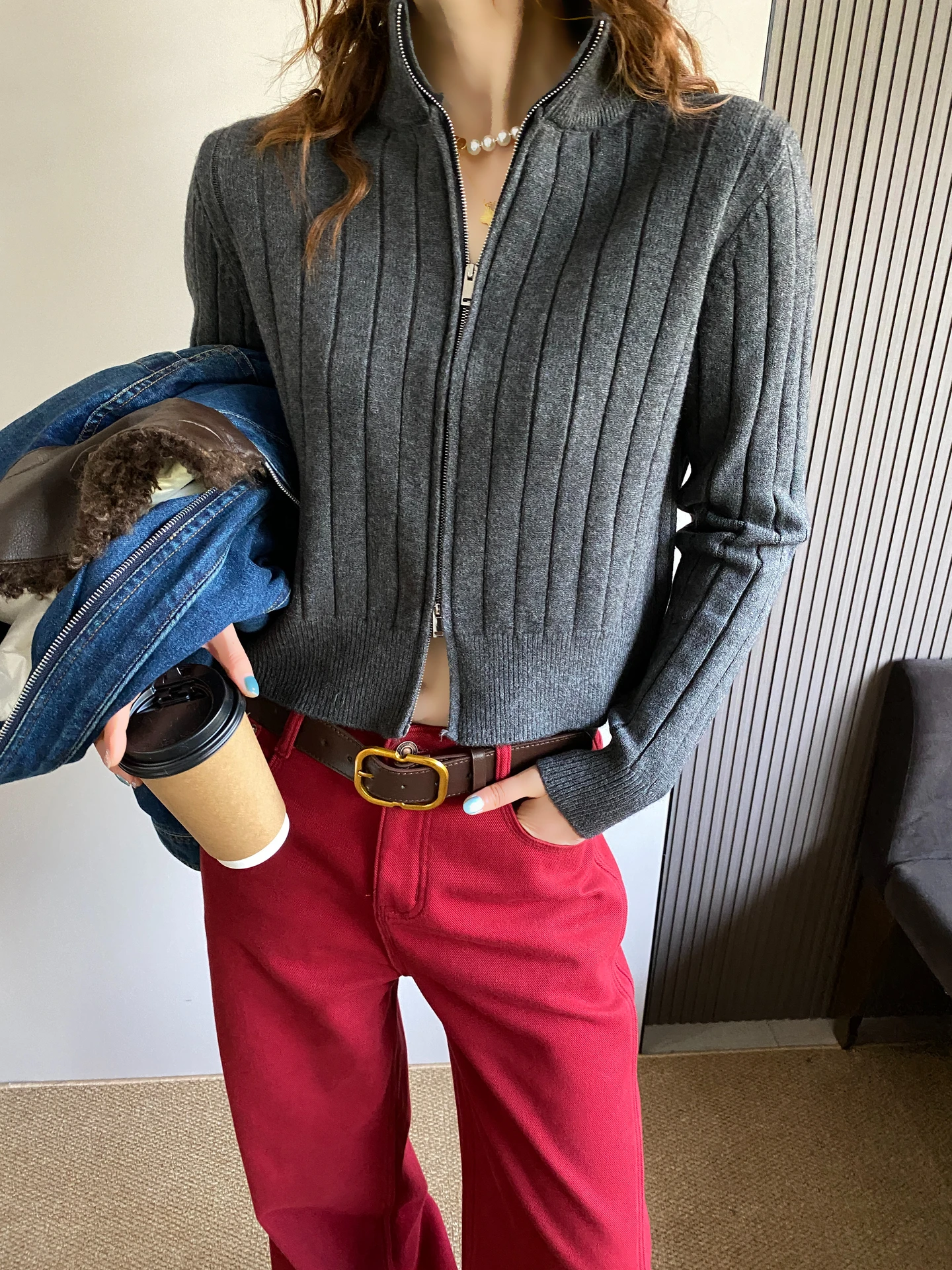 

Новый женский вязаный кардиган свободного кроя на осень-зиму с высоким воротником, двойной молнией и эффектом похудения, укороченный топ-жакет