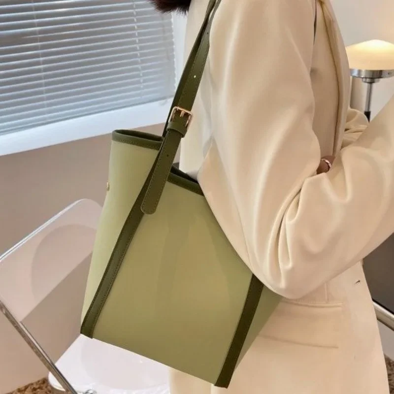 Stylish Designer Parisian Tote Diaper Bag Women Luxury Leather Large Capacity Elegant Crossbody Handbag For Effortless Style