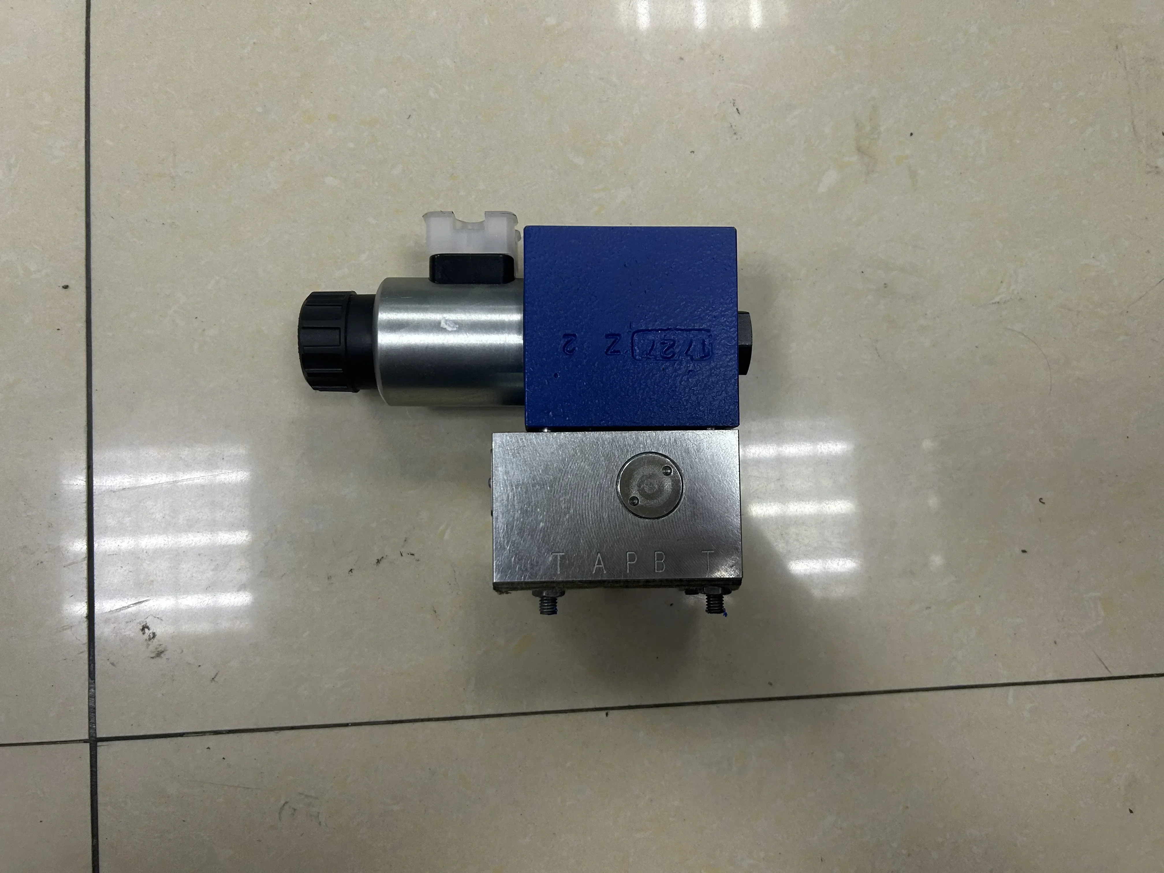 ريكسروث صمام الكرة الهيدروليكية الأصلي M-4SED10D14/350CG24N9K4/P