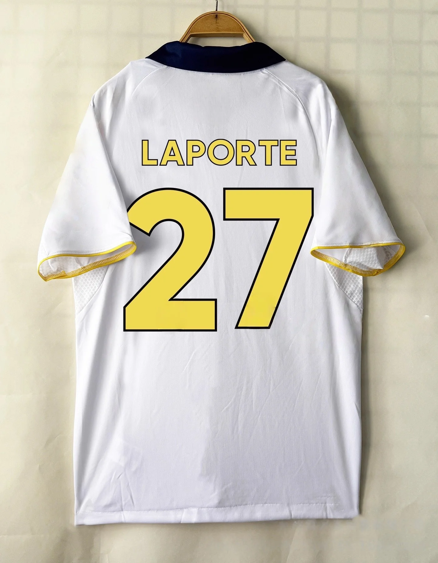 

Мужские летние тенденции с короткими рукавами в 2026 году: персонализированные топы, свободные, дышащие, удобные и быстросохнущие футболки6