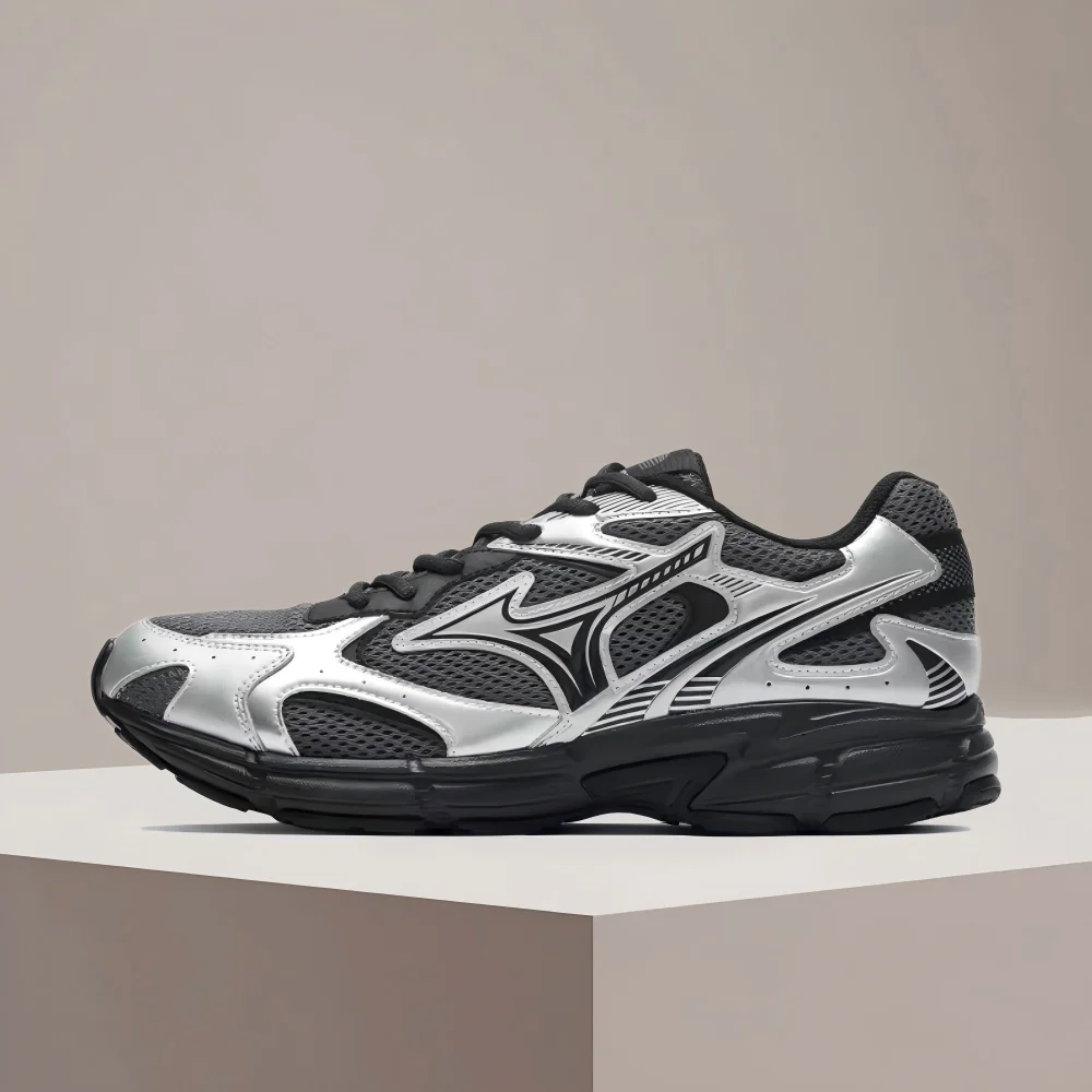 Mizuno Speed 2K Unisex Black/Silver Low-Top Runners – Breathable Upper, Cushioned Ride & Versatile Everyday Grip D1GH252904