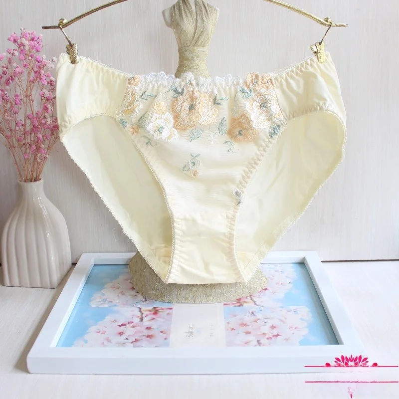 

Нежное хлопковое нижнее белье с вышивкой, удобные трусики со средней посадкой, женские трусы с желто-розовым цветочным принтом, молодежное нижнее белье