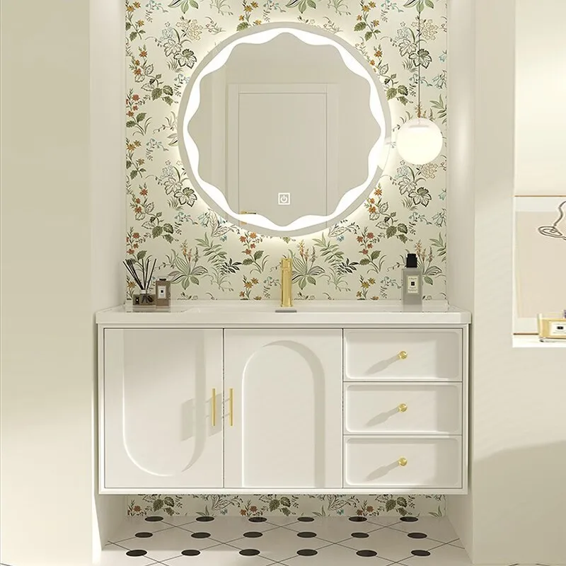 

Французский светлый роскошный шкаф для ванной комнаты Шкаф для ванной комнаты с кремовым ветром Керамическая встроенная раковина Умывальник