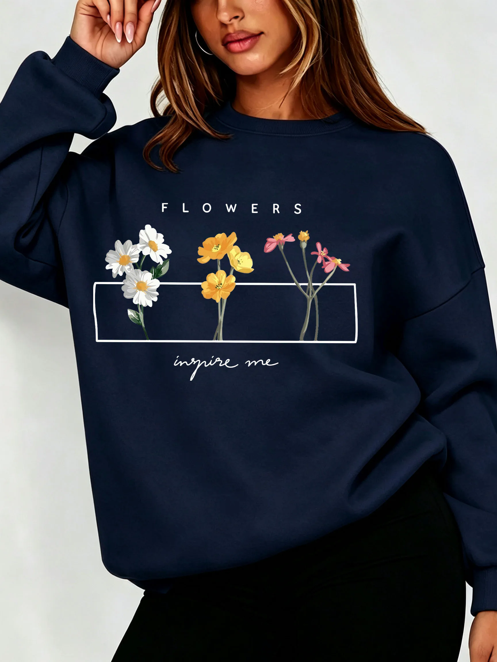 Women Daisy Floral Sweatshirt Minimal Wildflower Letter Crew Neck Oversized Soft Fleece Girls Casual Long Sleeve Pullover Tops