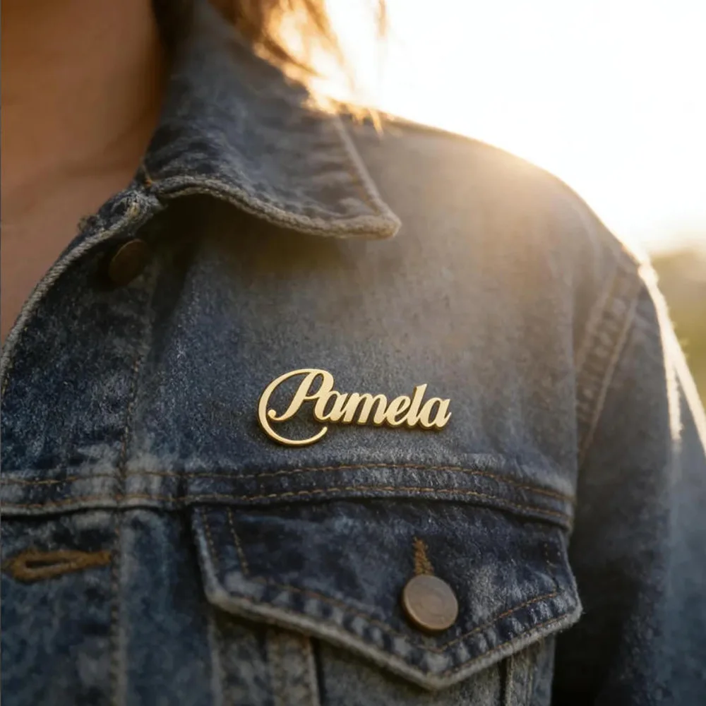 

Customized personalized name brooch stainless steel name brooch, suitable for various occasions of brooch jewelry