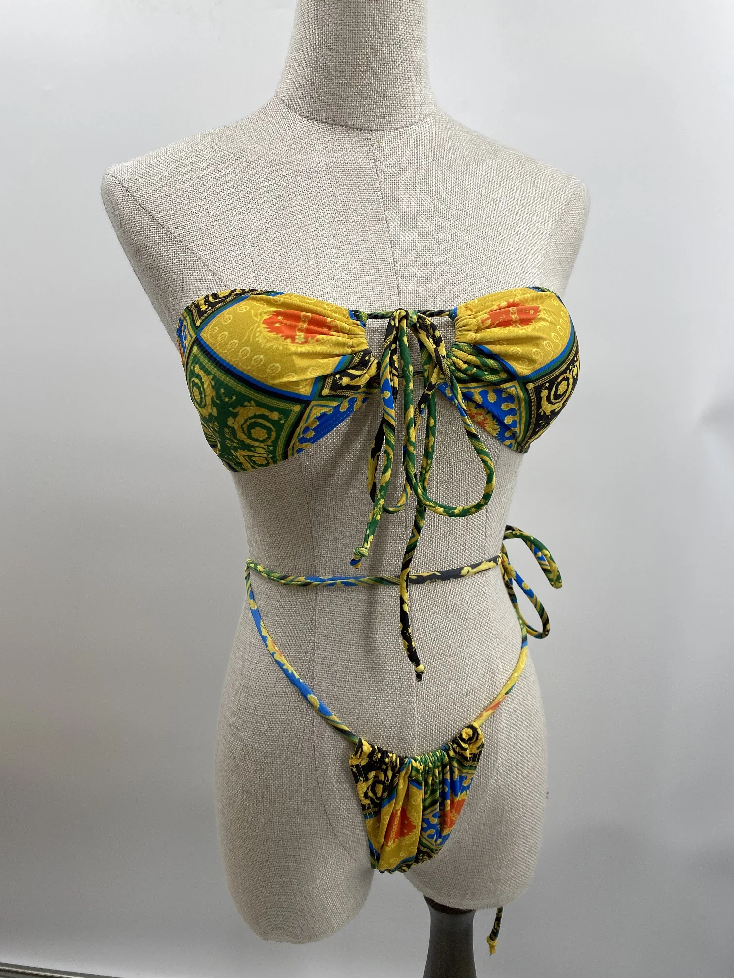 K Jenner Barroco-inspired Print Bikini, Brazilian Tie Side, Verão, Cordas