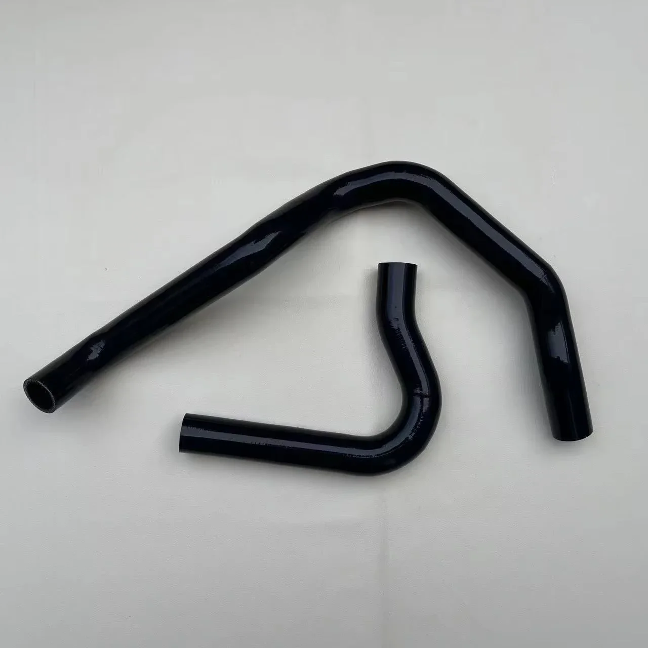 

MR404876 Cooling radiator outlet pipe for Pajero Pajero V73 Pajero V7