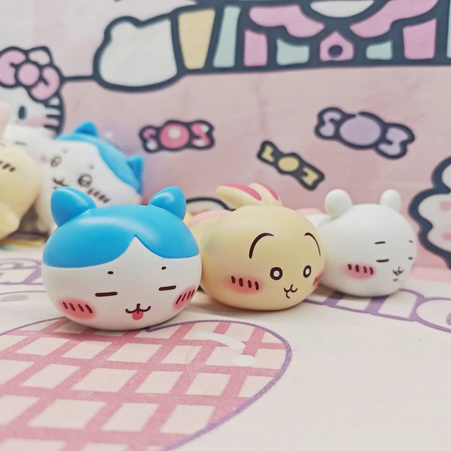 Miniso chiikawa kawaii euachi hachiware boneca alívio do estresse brinquedo ornamento de mesa presente bonito para meninas caixa cega brinquedos modelo dos desenhos animados