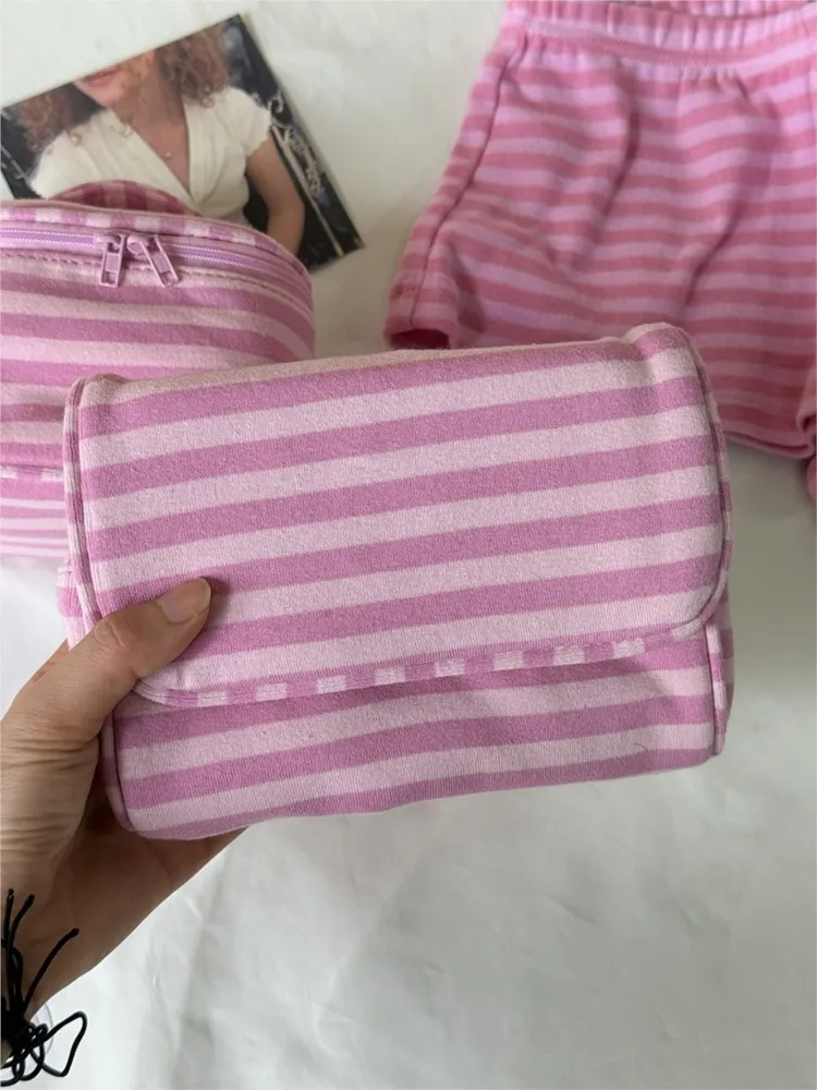 Thumbnail 4 - #22 Top Cosmetic Makeup Bags Picks for Every Budget