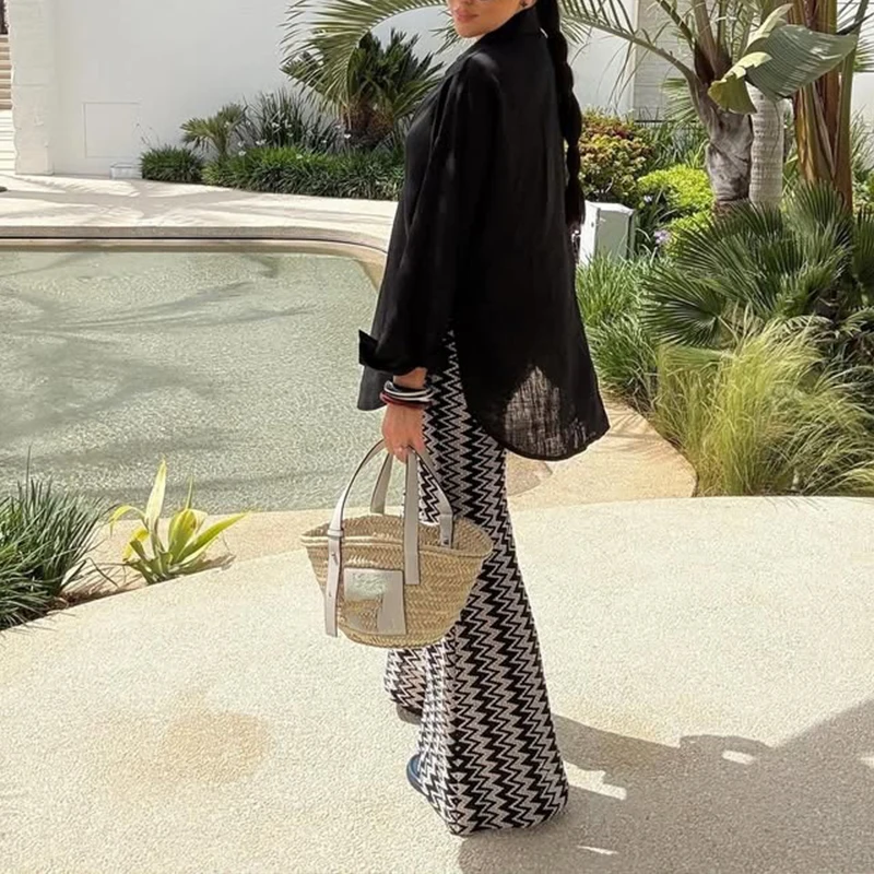 BKLD Mujer 2025 Ocio Vacaciones Estilo callejero Estampado de ondas Paquete ajustado sexy Pantalones acampanados de cadera Parte inferior personalizada con estilo