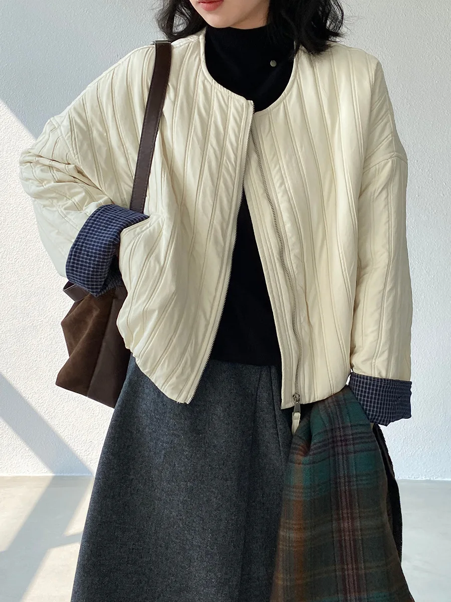 2025 سترة مبطنة خفيفة الوزن للنساء بألوان متباينة متعددة الاستخدامات سترة قصيرة غير رسمية سترة مبطنة للخريف والشتاء #6