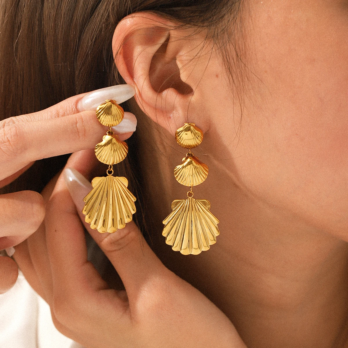 

Huangchao Shells Pendant Stud Earrings for Women Stainless Steel Plated 18K Gold Earing Fashion Jewelry Accessories Gift