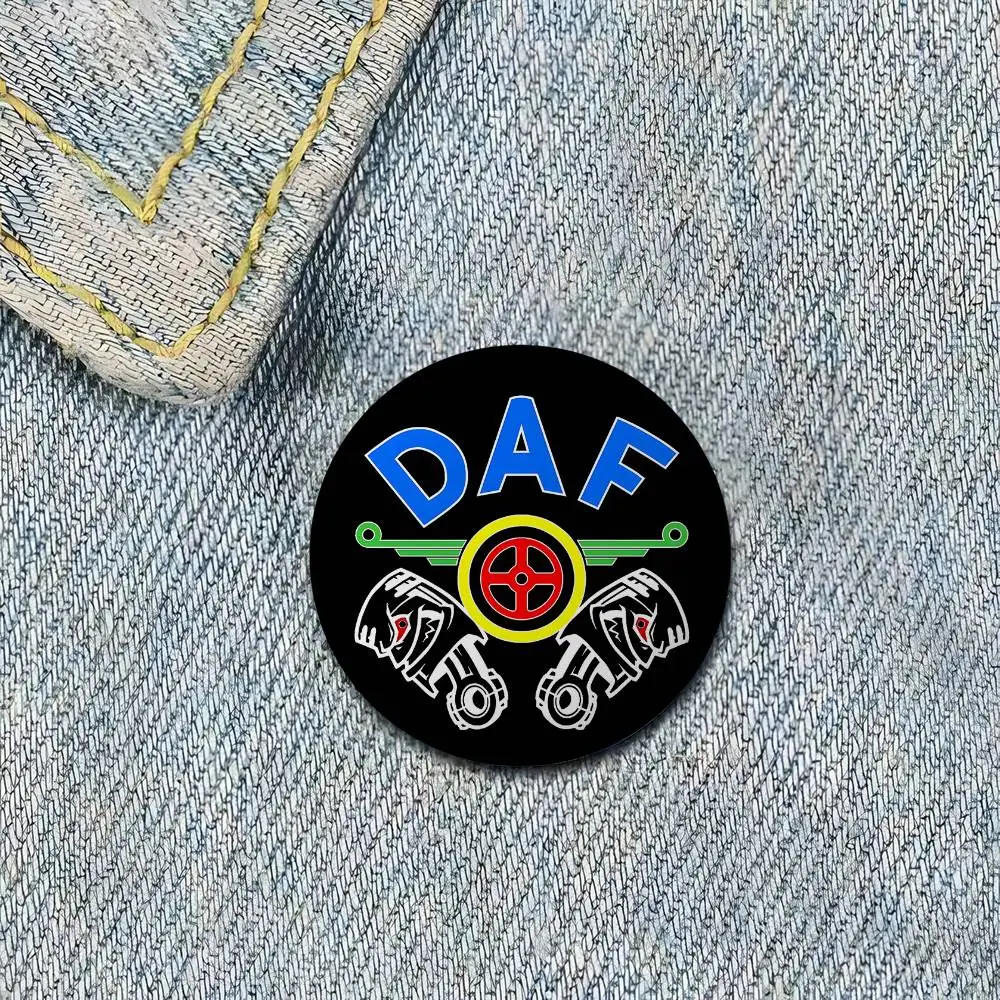 D-DAF شاحنة شعار شارات مستديرة رائعة شارة دبابيس دبابيس الإبداعية للملابس قبعة ظهره هدية الملحقات #5