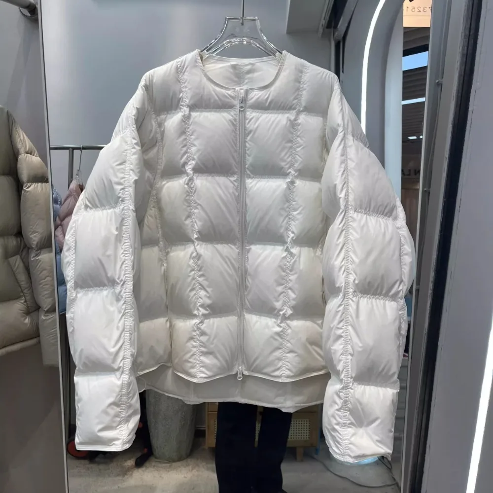 2025 الخريف الشتاء رقيق سترة منفوخة خفيفة النساء البيسبول طوق رشاقته الدافئة المتضخم الأبيض بطة أسفل معطف قصير