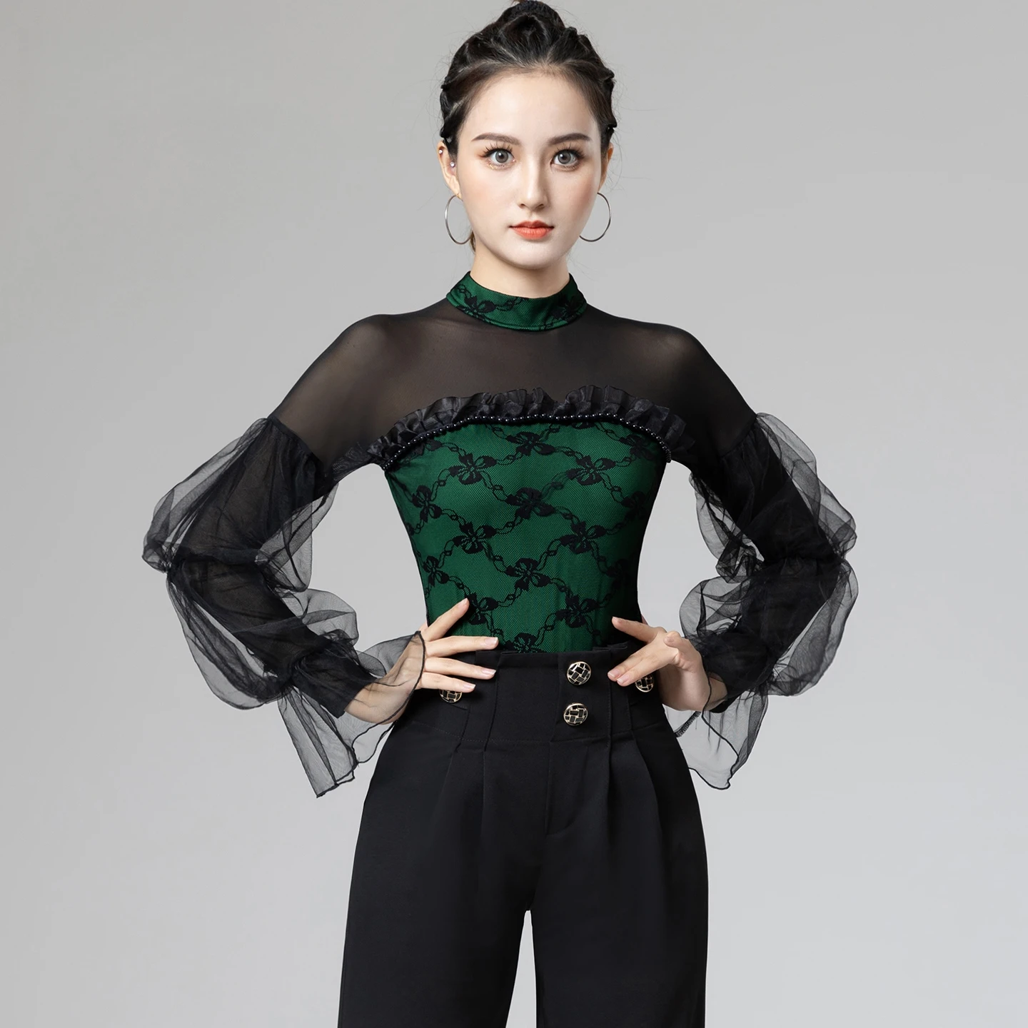 2026 فستان رقص اللاتينية للنساء قاعة الرقص فستان أزياء مسرحية الحديثة الوطنية القياسية ممارسة الرقص الزي القمم