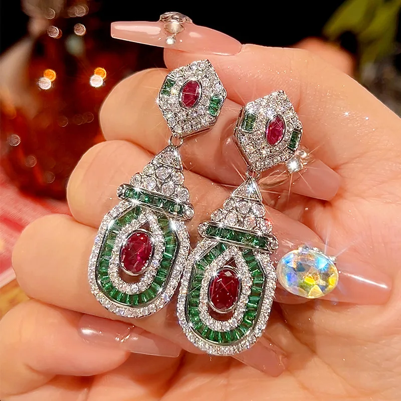 

Vintage Glamorous Ruby Red Emerald Green Crystal Dangle Earrings Geometric Teardrop Shaped Statement Jewelry for Women Party