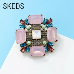 SKEDS Luxury Exqusitie Women Girls Cross Crystal Rhinestone Pin Brooch Fashion High-end Party Banquet Badges Acessories Gift