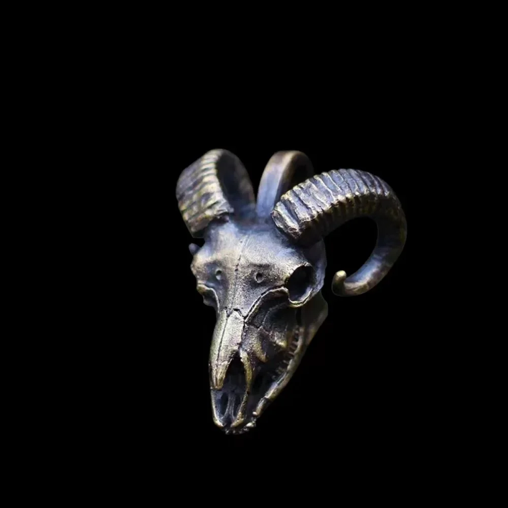Retro Creative Trend Skull Plate Goat Skull Necklace Pendant Punk Fashion White Match Couple Pendant Niche Party Accessories