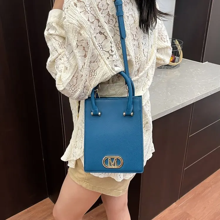 

Square Flap Design with Divided Interior, Detachable Shoulder Strap, Everyday Retro Essential, New 2026 Release