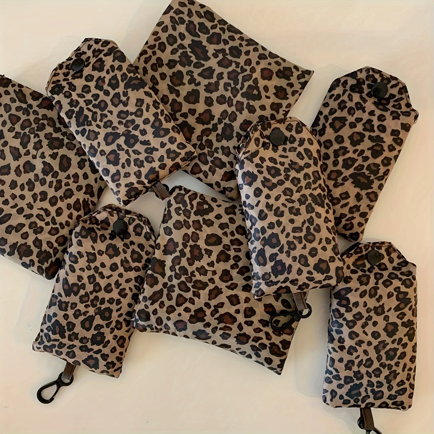 Stylish Leopard Print Foldable Tote Bag Shopping Bags Durable Polyester with Leak-Proof Design, Perfect for Shopping Bags