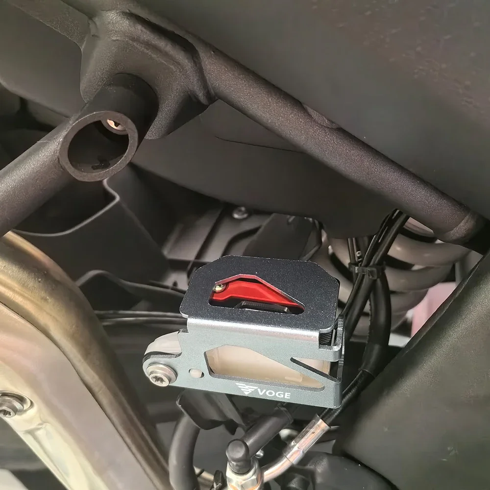 Osłona zbiorniczka płynu hamulcowego tylnego hamulca motocykla VOGE DS525X DS625X 525 625 DSX 2024 2025, zbiornik oleju silnikowego, korek wlewu oleju