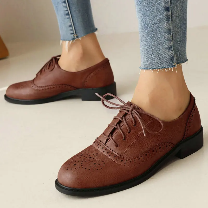 

Женские офисные туфли на шнуровке, бордовые дизайнерские лакированные туфли-Броги из искусственной кожи, Дерби, размеры 42 43 10, на осень и весну