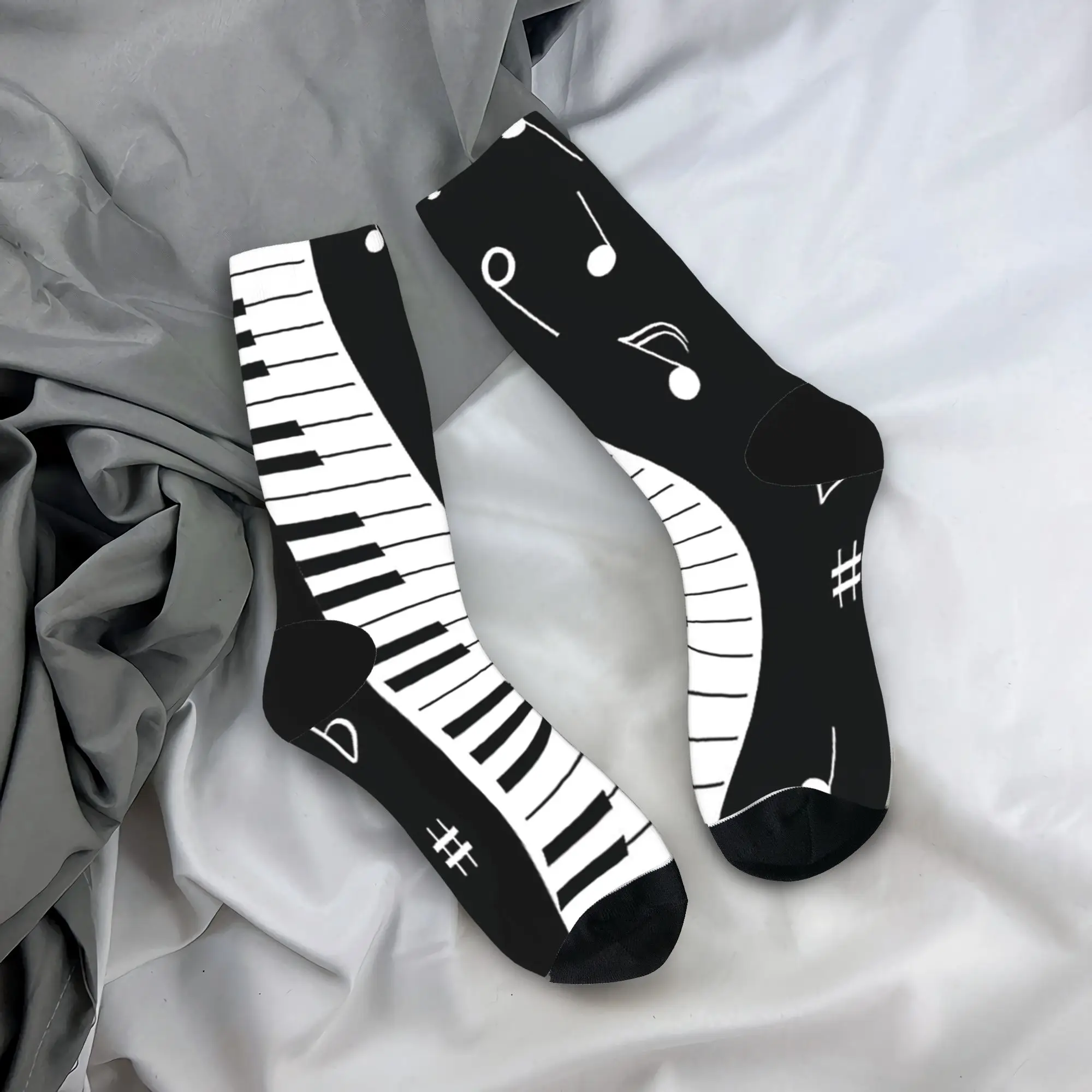

Черно-белые носки с музыкальными нотами, новинка, чулки, осенние носки для пар, средние мягкие спортивные носки для бега на заказ