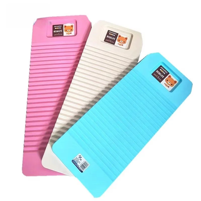 

Пластиковая нескользящая гладильная доска для эффективной чистки одежды, необходимая для студентов в общежитиях и дома.