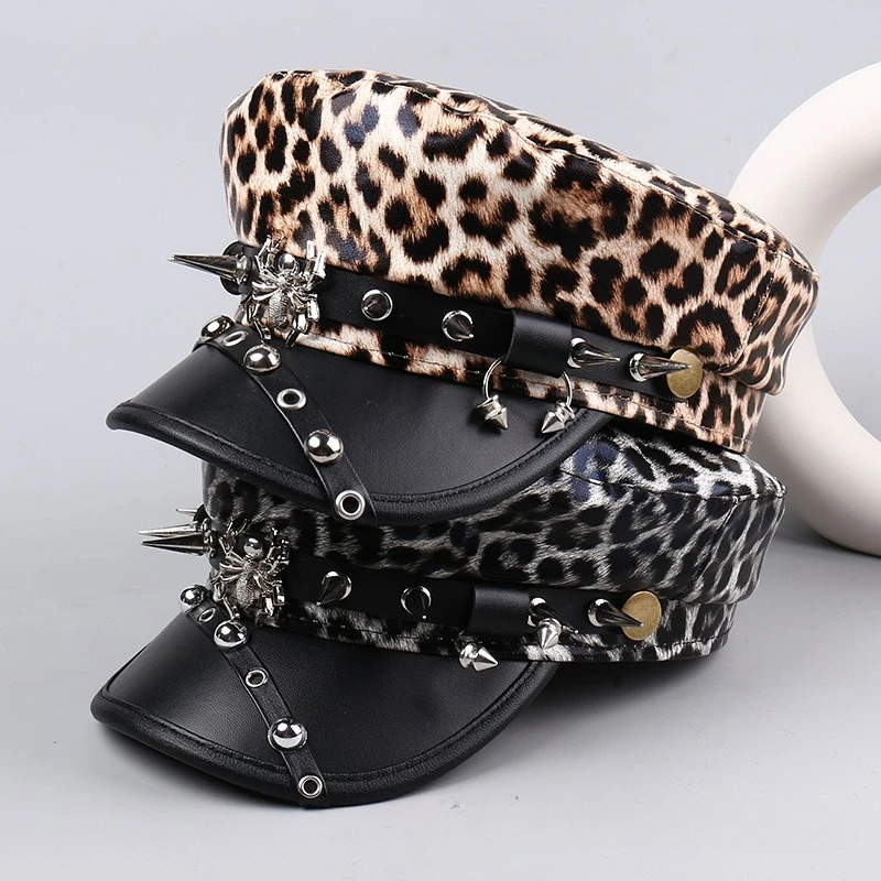 Damen-Baskenmütze aus Vintage-Leder mit Leopardenmuster, silbernen Nieten, schlankmachendes Gesicht, tägliche modische Kappen für ovales rundes Gesicht