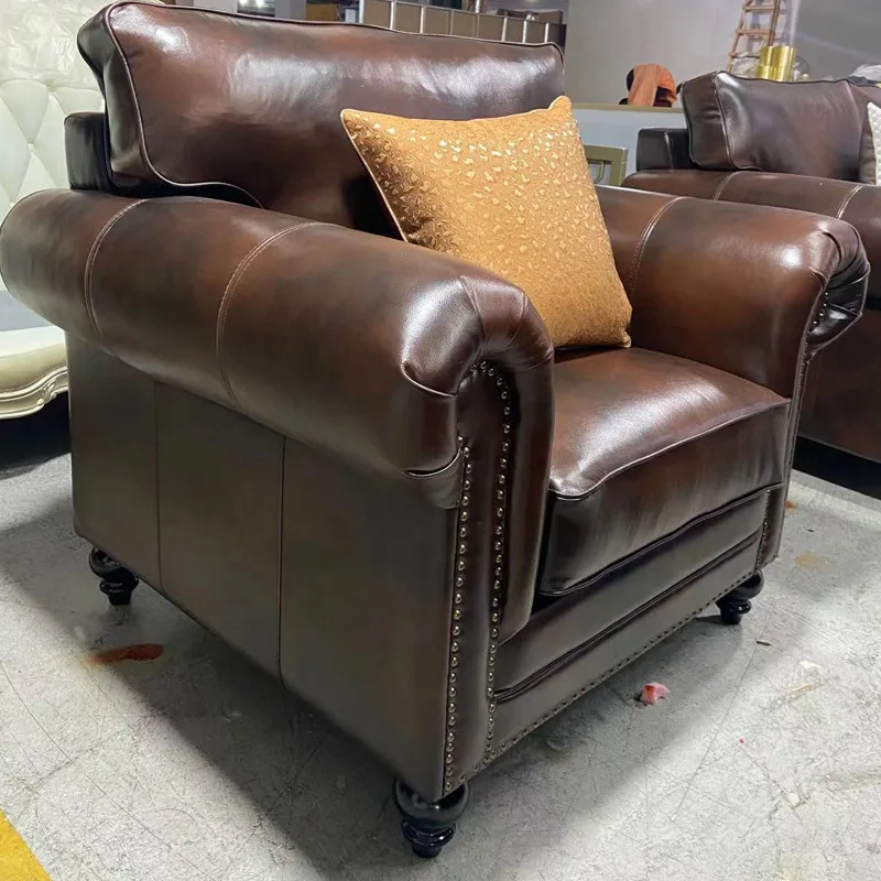 Combinação de sala de estar, três pessoas, linha reta, sofá americano, cera de óleo, couro, primeira camada, estilo retrô, marrom