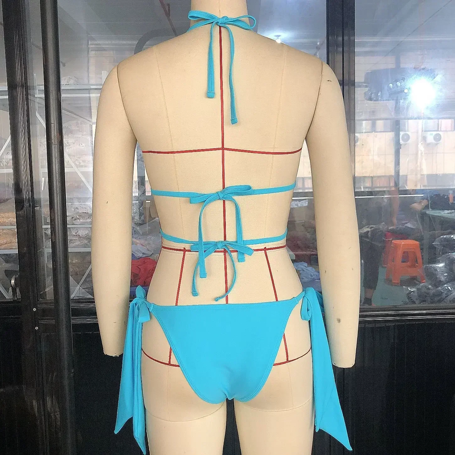 حجر الراين بيكيني 2022 المرأة الصلبة الأسود كريستال الماس ملابس السباحة سيدة فاخرة سلسلة معدنية ضمادة ثوب السباحة ثونغ ملابس السباحة