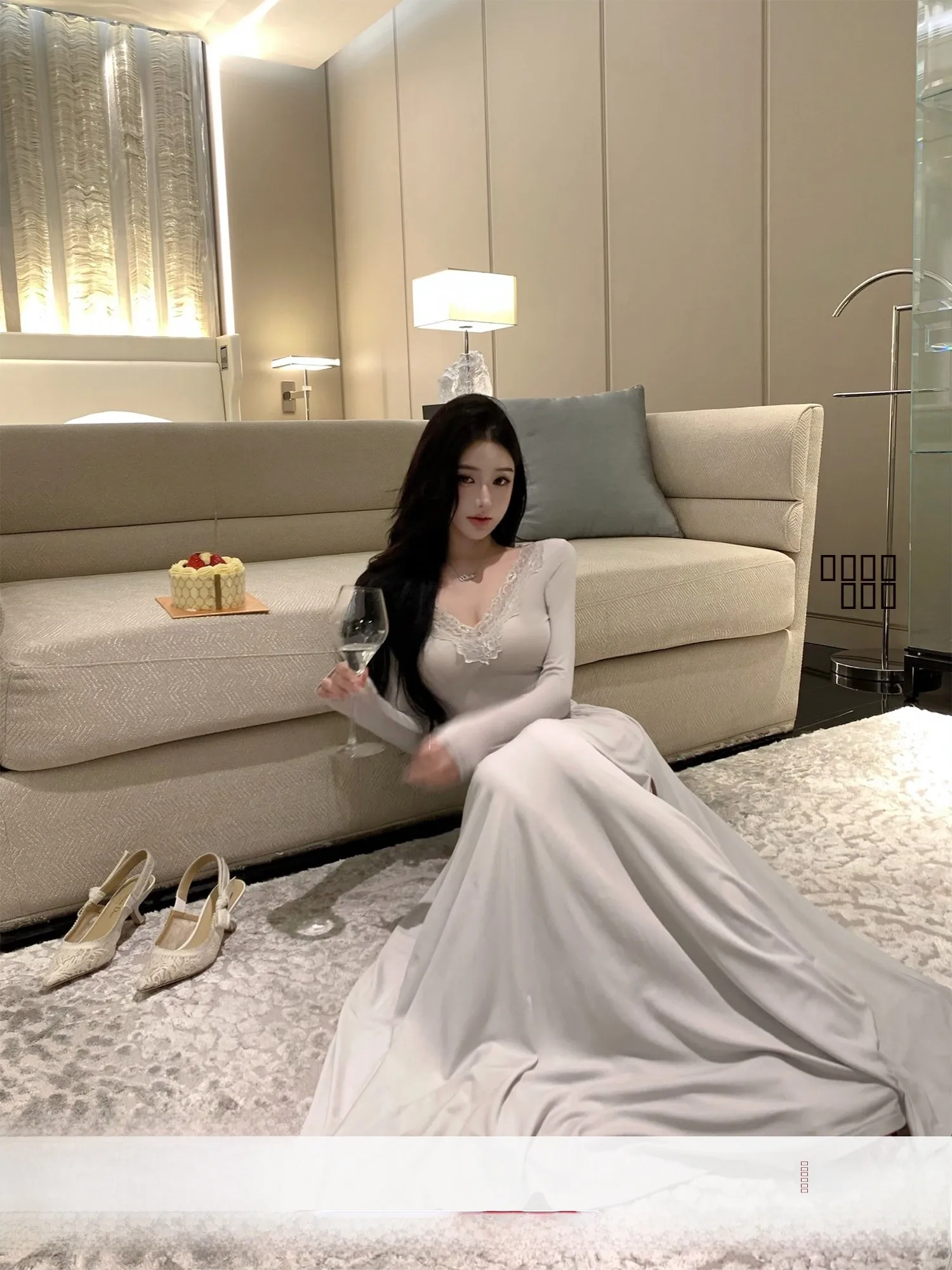 

JAYKY YANG Winter Lace Splice V-ne Draped Knitted Dr Large Skirt Pleats Casual Sle Stand Fit Long Sve Dr