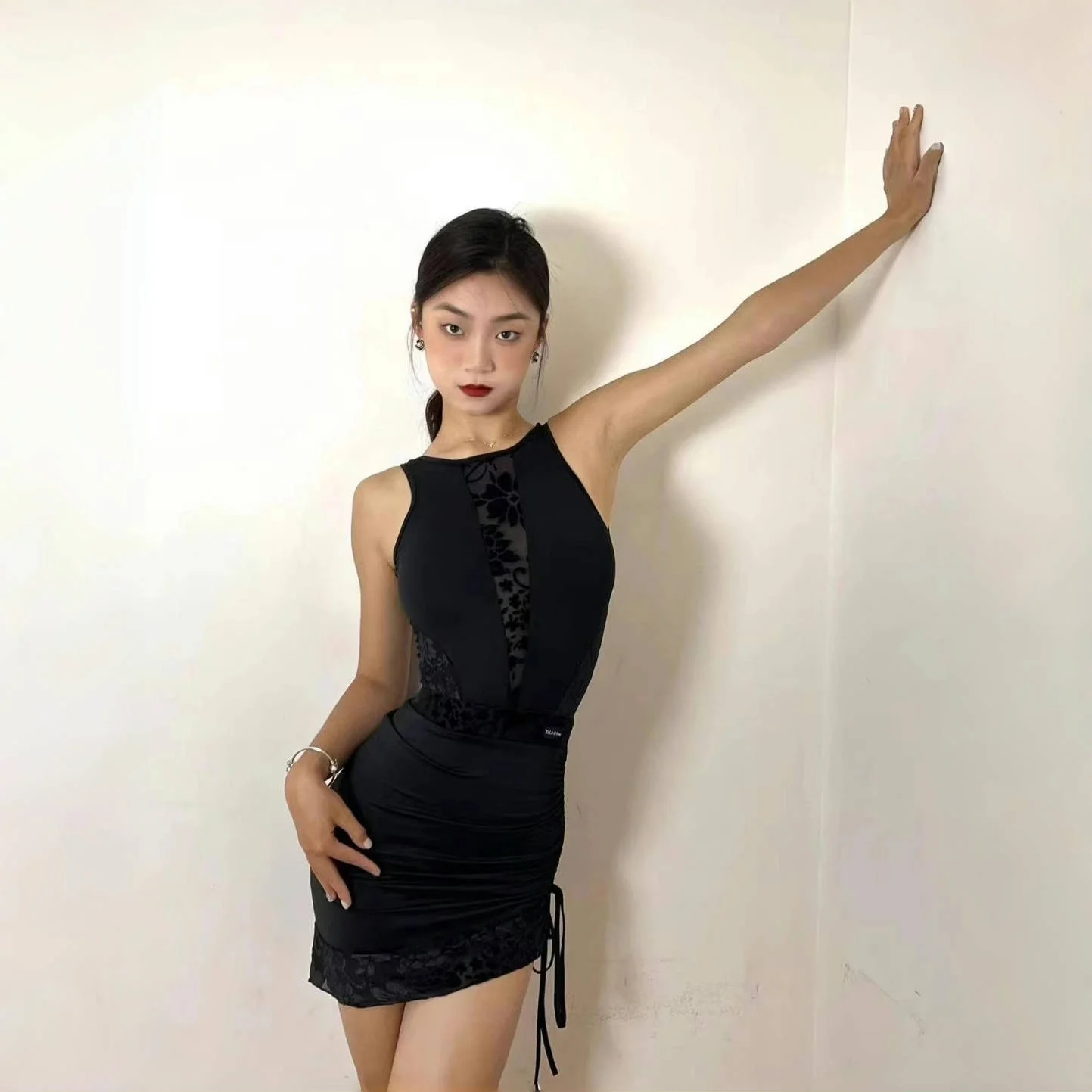 costume da ballo standard nazionale latino per adulti da donna personalizzato gilet patchwork in velluto tuta senza schienale mezza gonna abito con frange