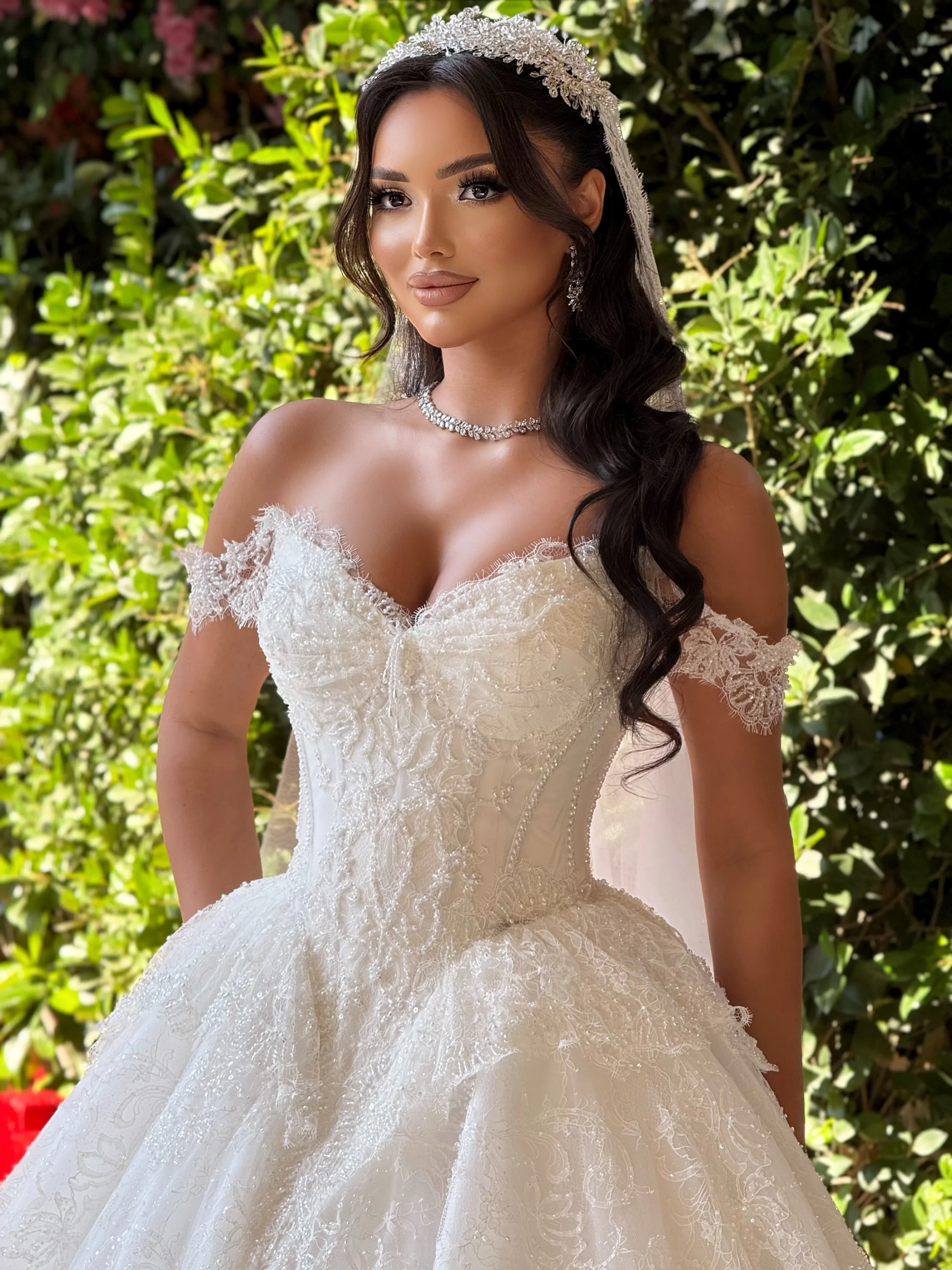 Off shoulder Sweetheart Lace Sleeve Ball Dress Sparkling Flower Lace A-line Wedding dress Elegant Princess Bride Dress Customiza