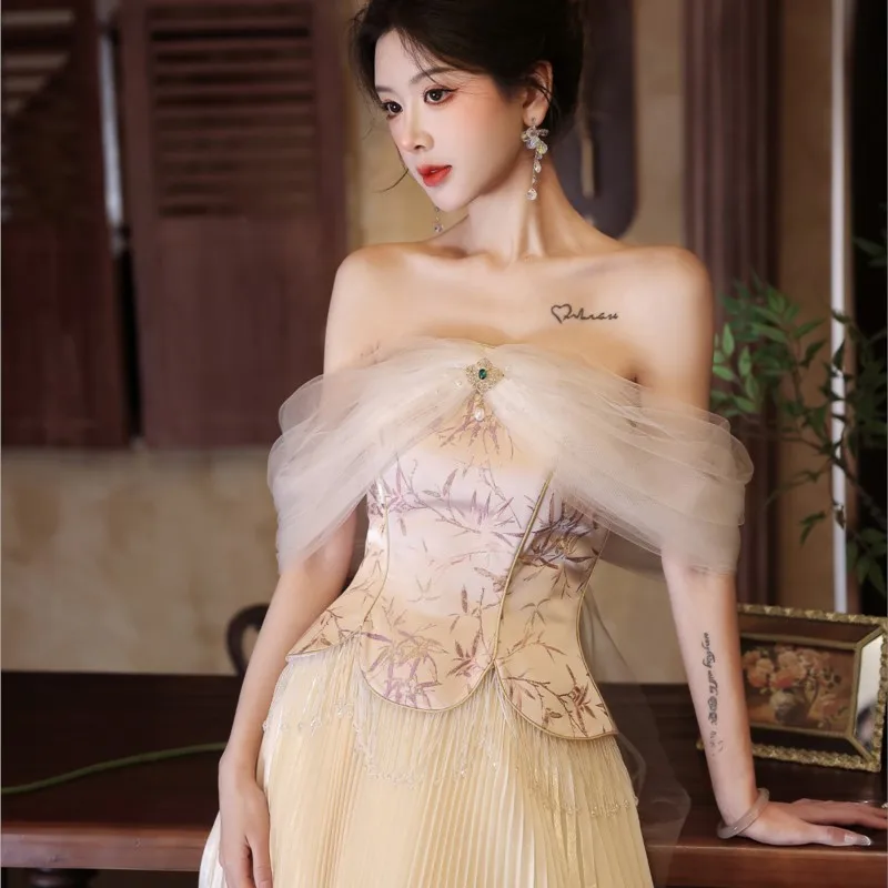 

New toasted two-piece toasting small morning gown temperament dress
