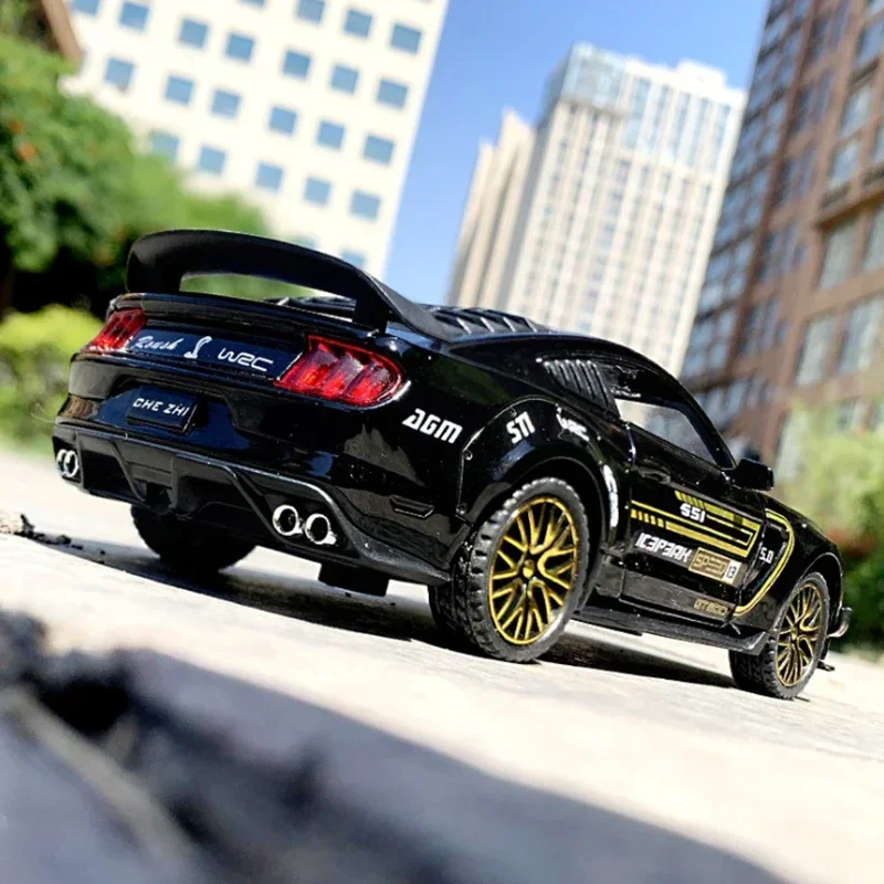 Модель спортивного автомобиля Ford Mustang Shelby GT500 в масштабе 1:32, модель литая и игрушечного автомобиля, модель металлического автомобиля, имитация коллекции, подарок для детей