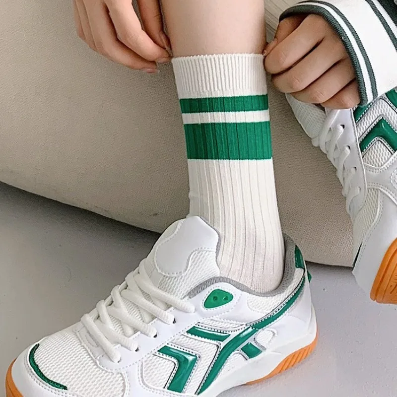 10 أزواج من الجوارب النسائية المعلقة للربيع والخريف جوارب أنبوبية متوسطة غير رسمية مريحة للنساء جوارب نسائية قابلة للتنفس