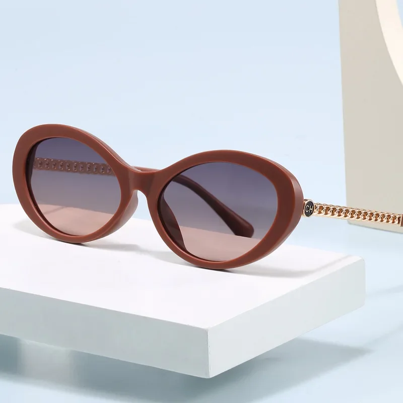 אופנה חדשה 2025 מקוטב משקפי שמש נשים אותיות גדולות שרשרת מתכת סגלגל שמש משקפי שמש סגלגל נשים אופנתיות gafas de sol uv400