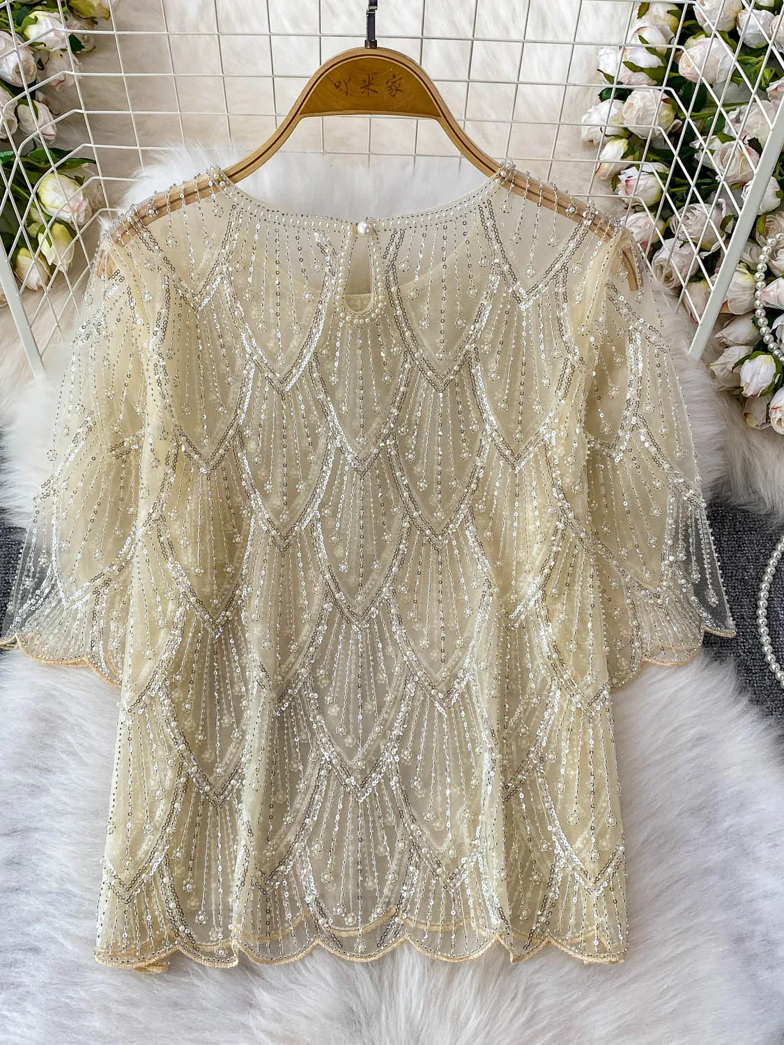 

Ele European Sle round Ne T-irt Women's Summer New Light Luxury Count Slimming Thin Film Top Heavy Du Sequin