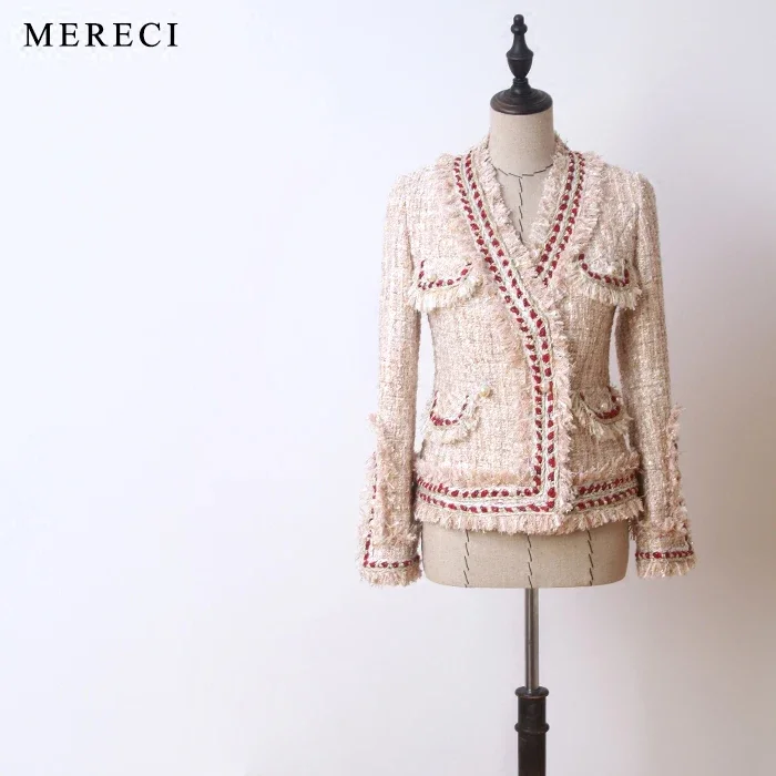 New pieces the shelves beauty lay his pale golden elegant pearl clasp big-name suiting sweet wind coat