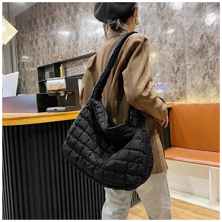 Women Large Capacity Bag Shoulder/crossbody Bags Fashion Plaid Pleated Down Cotton Bag Female Casual Solid Color Padded Bags