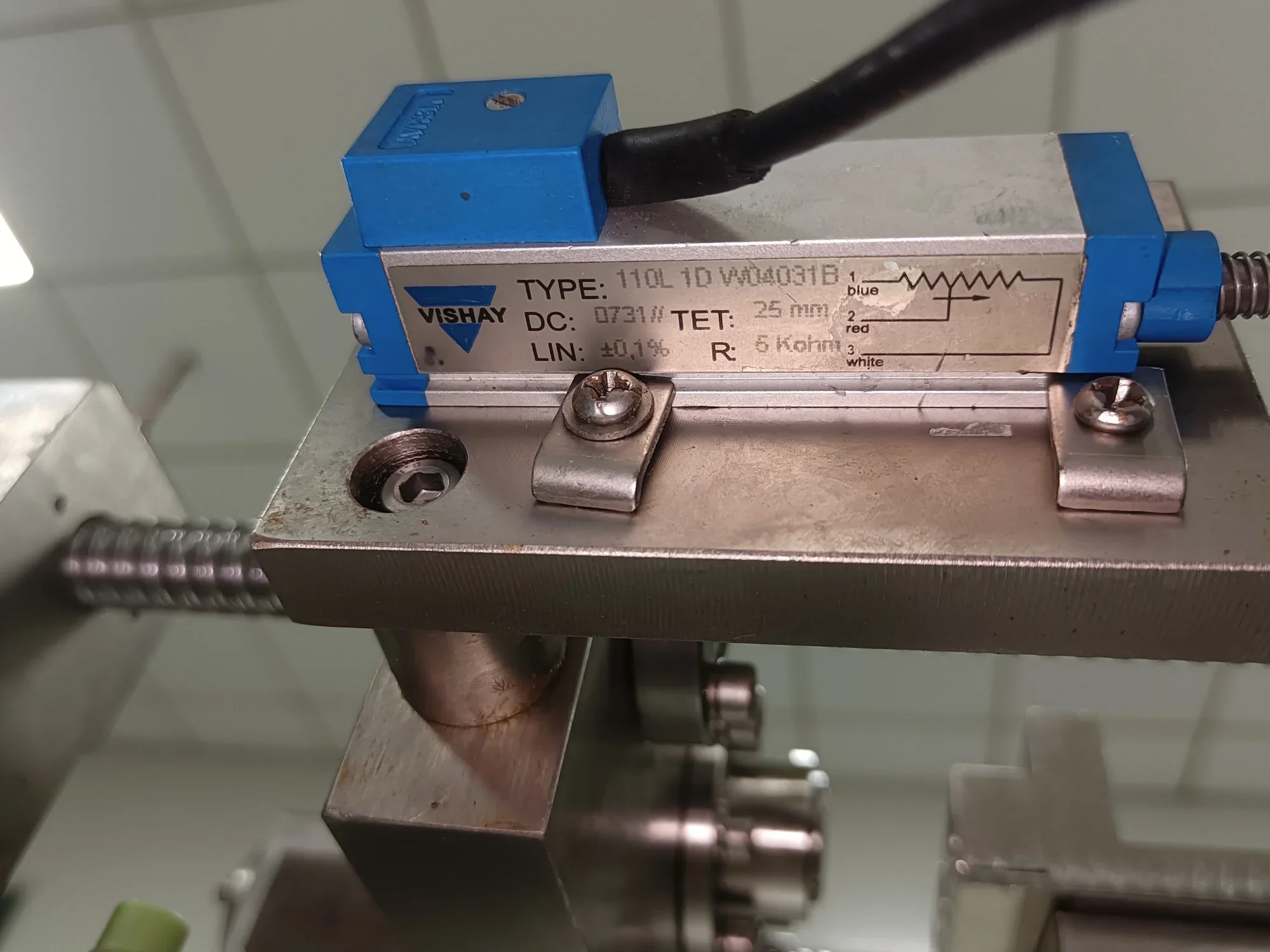 2025.4VISHAY VIOS 110L 1D 25mm Spring Self-resetting Electronic Ruler Displacement Sensor